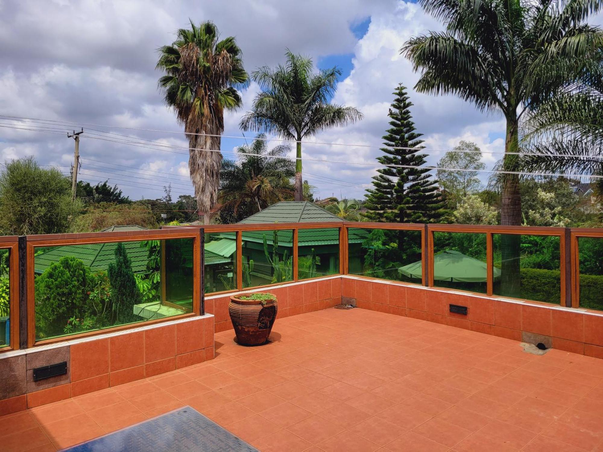 Plant House Hotel Ruiru Exterior photo