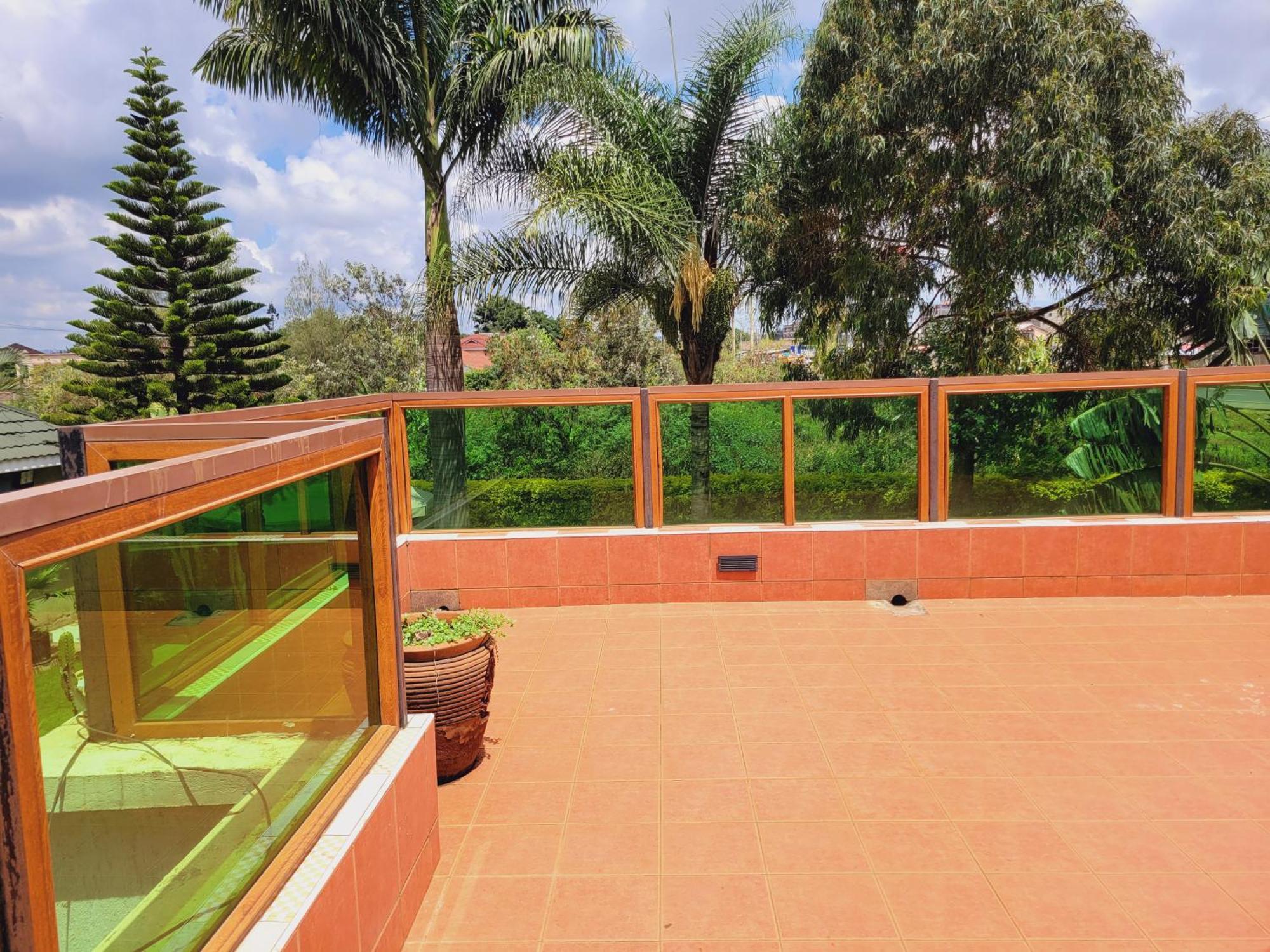 Plant House Hotel Ruiru Exterior photo